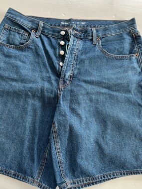 Old Navy Mid-Rise Baggy Denim Shorts Size 12